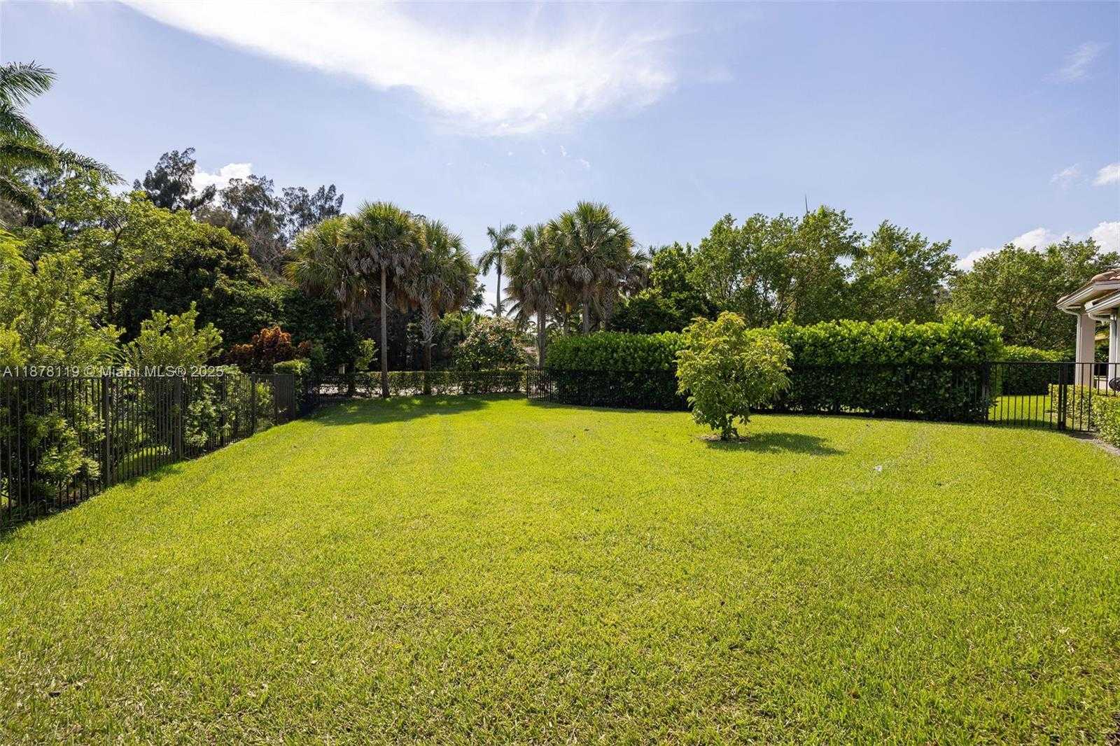Small Image of 5795 NORTH STERLING RANCH DR, Davie Number 3