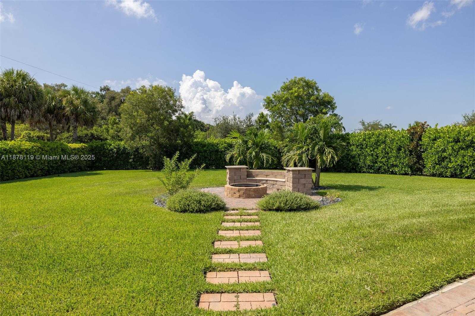 Small Image of 5795 NORTH STERLING RANCH DR, Davie Number 4