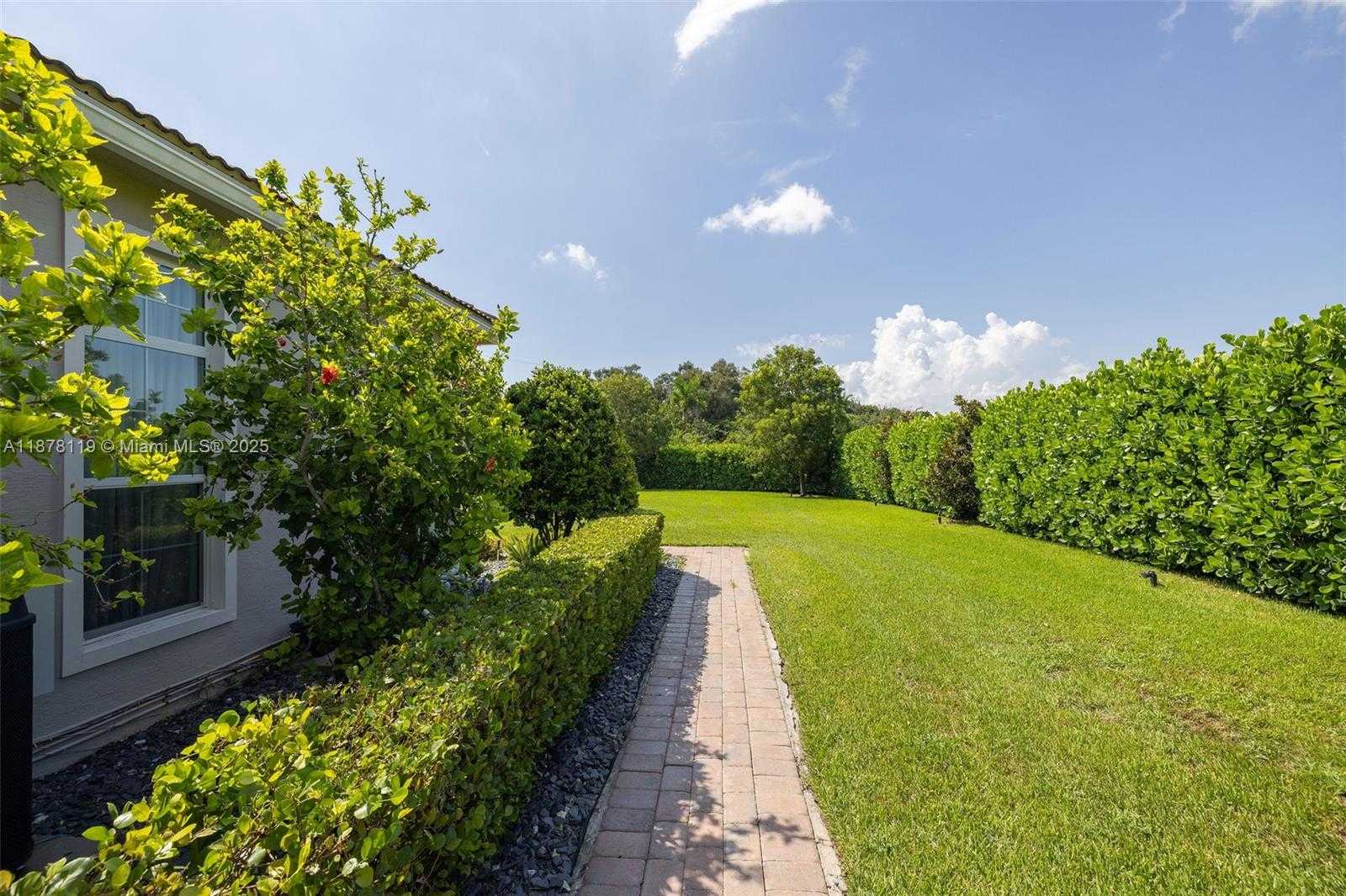 Small Image of 5795 NORTH STERLING RANCH DR, Davie Number 8