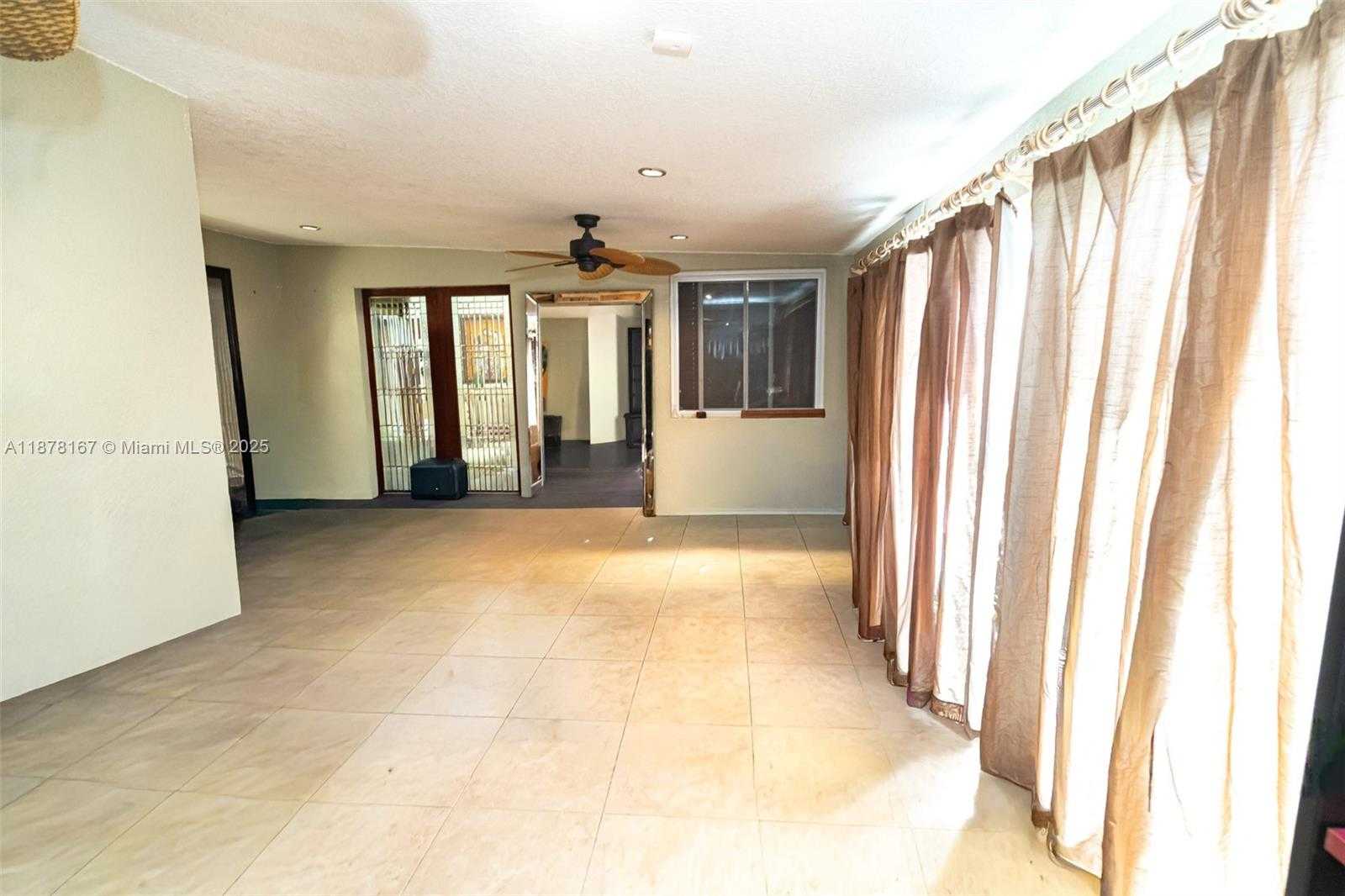 Small Image of 17352 NORTH WEST 61ST CT S, Hialeah Number 15