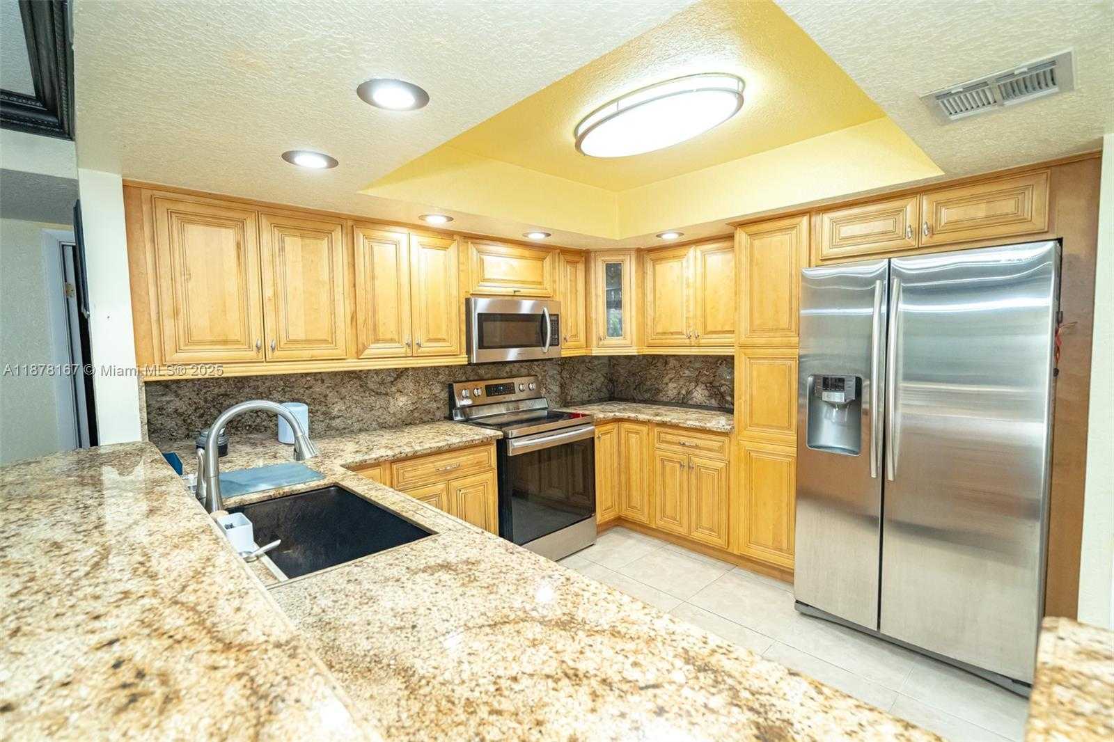 Small Image of 17352 NORTH WEST 61ST CT S, Hialeah Number 16