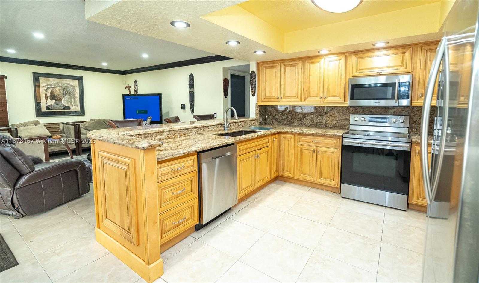 Small Image of 17352 NORTH WEST 61ST CT S, Hialeah Number 18