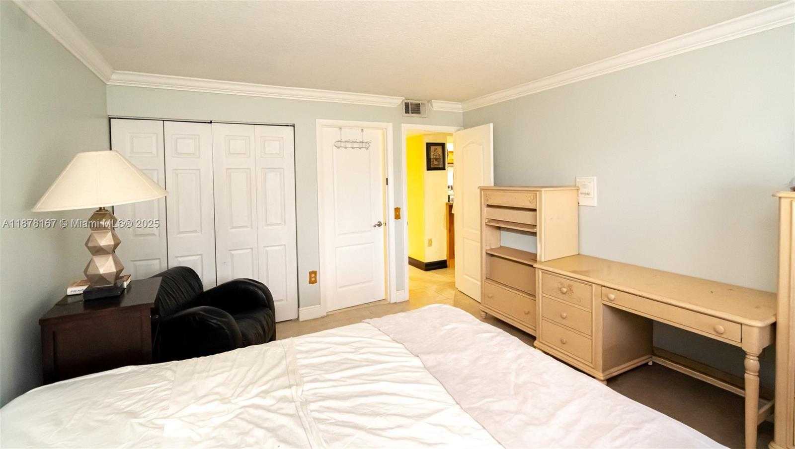 Small Image of 17352 NORTH WEST 61ST CT S, Hialeah Number 21