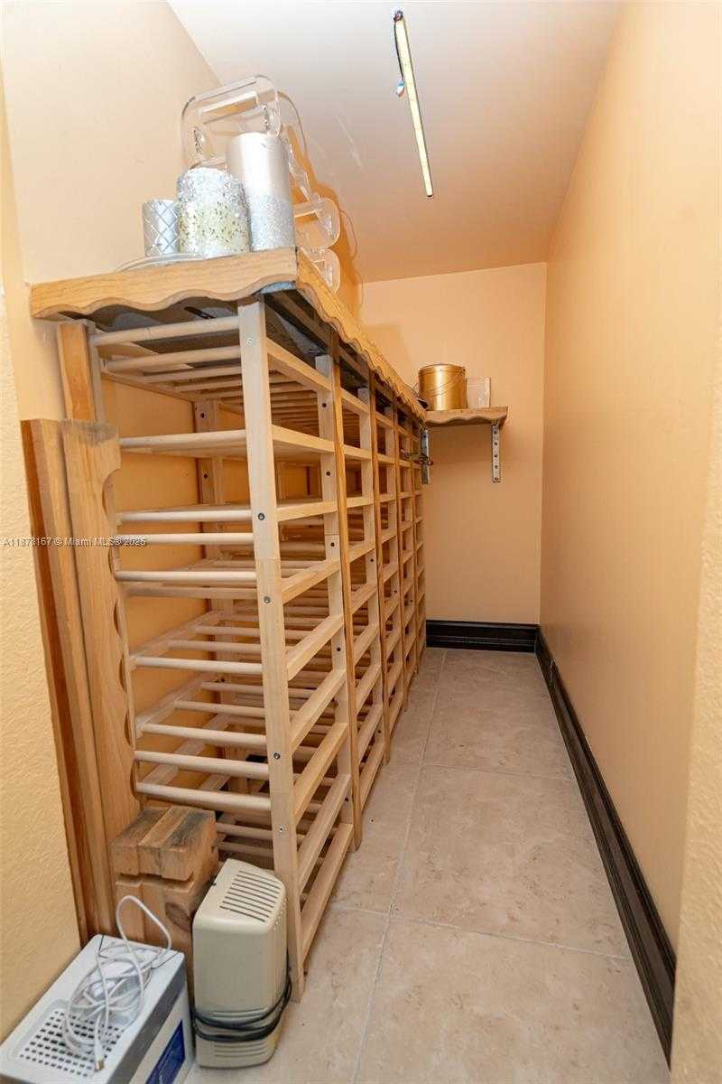 Small Image of 17352 NORTH WEST 61ST CT S, Hialeah Number 25