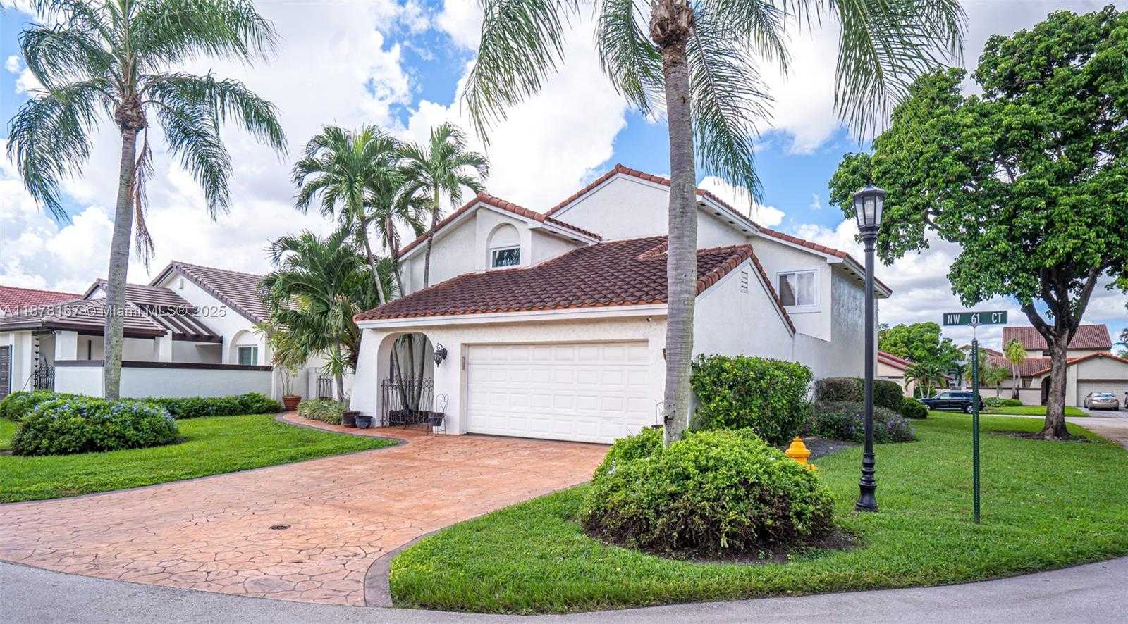 Small Image of 17352 NORTH WEST 61ST CT S, Hialeah Number 3