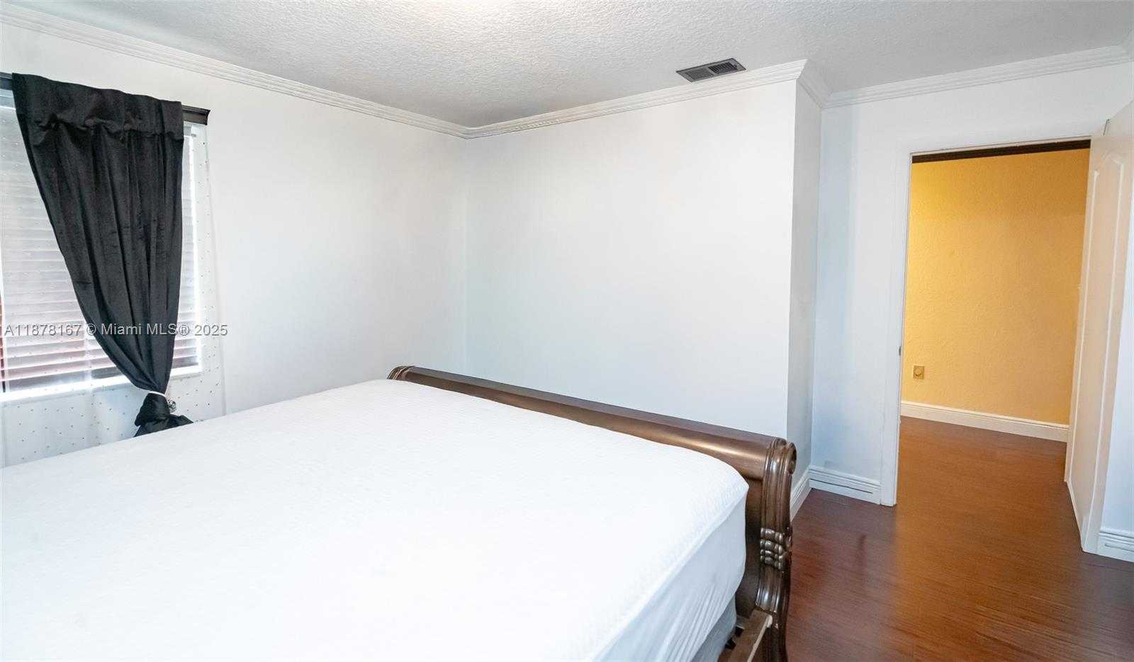 Small Image of 17352 NORTH WEST 61ST CT S, Hialeah Number 45