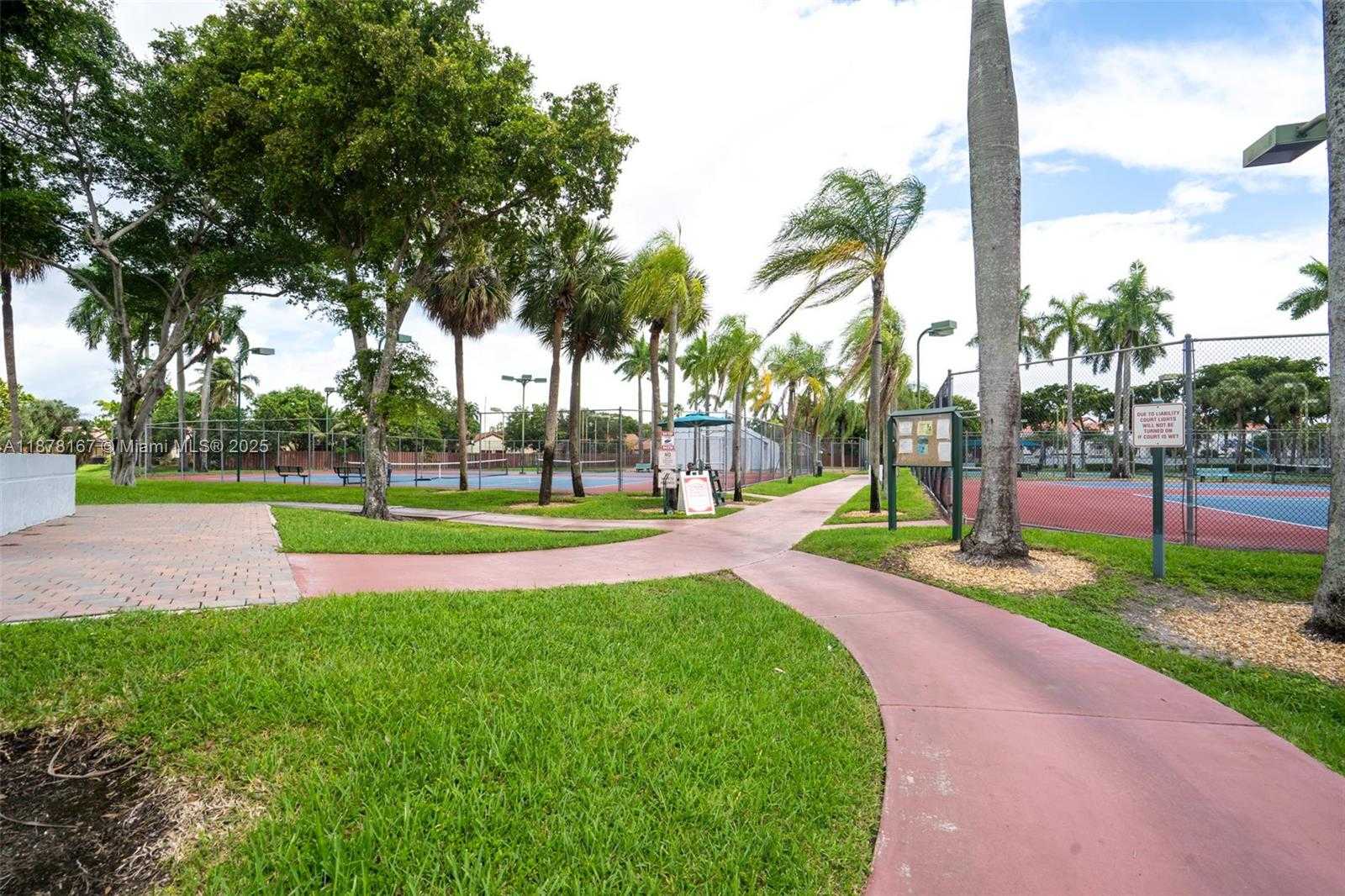 Small Image of 17352 NORTH WEST 61ST CT S, Hialeah Number 64