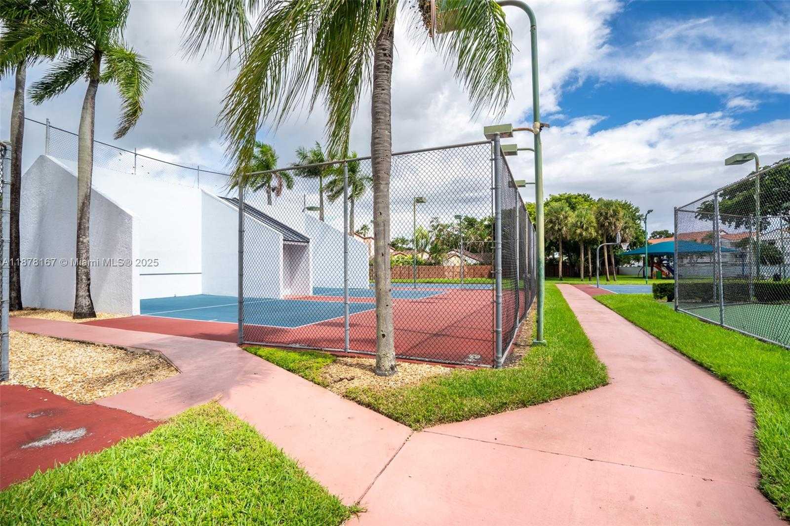 Small Image of 17352 NORTH WEST 61ST CT S, Hialeah Number 65