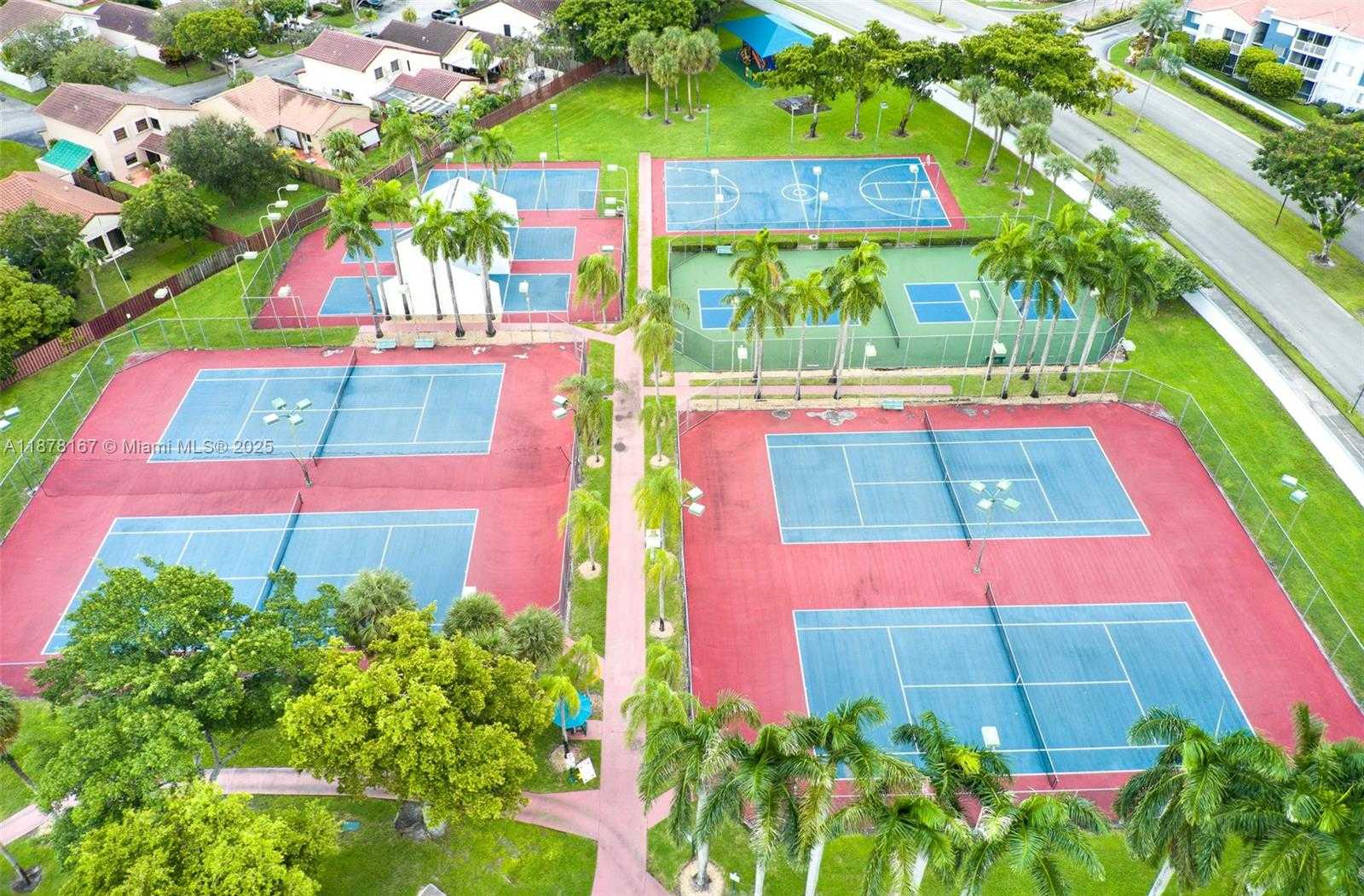 Small Image of 17352 NORTH WEST 61ST CT S, Hialeah Number 73