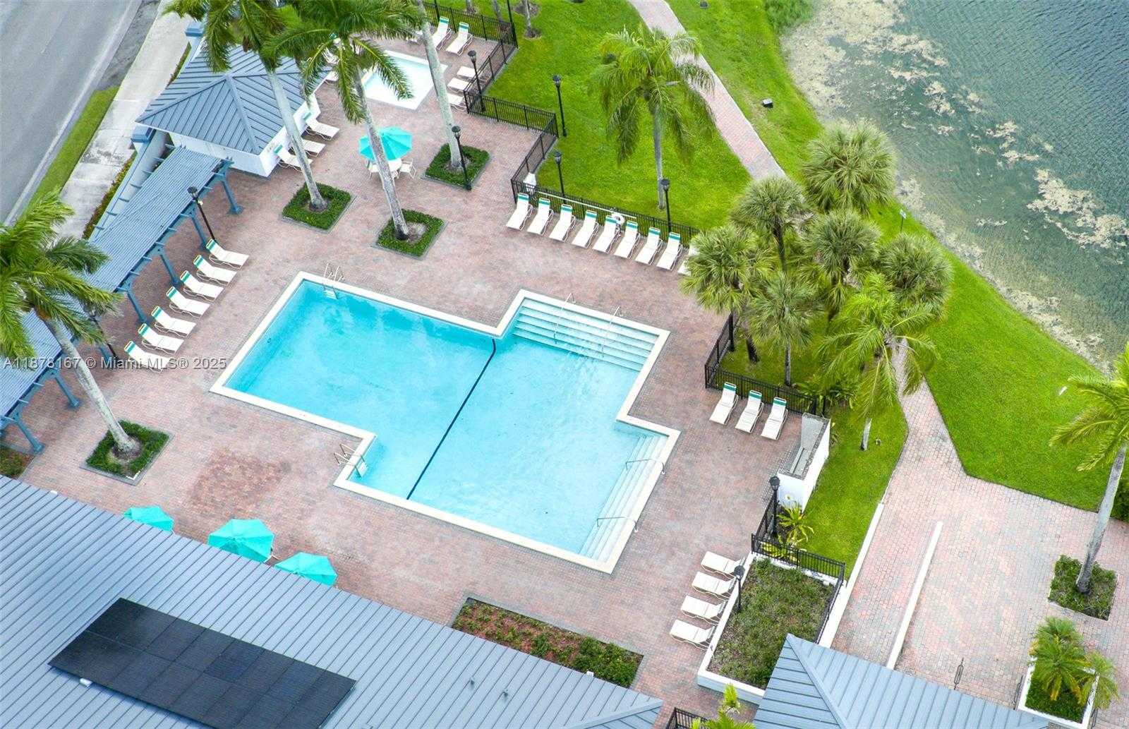 Small Image of 17352 NORTH WEST 61ST CT S, Hialeah Number 74