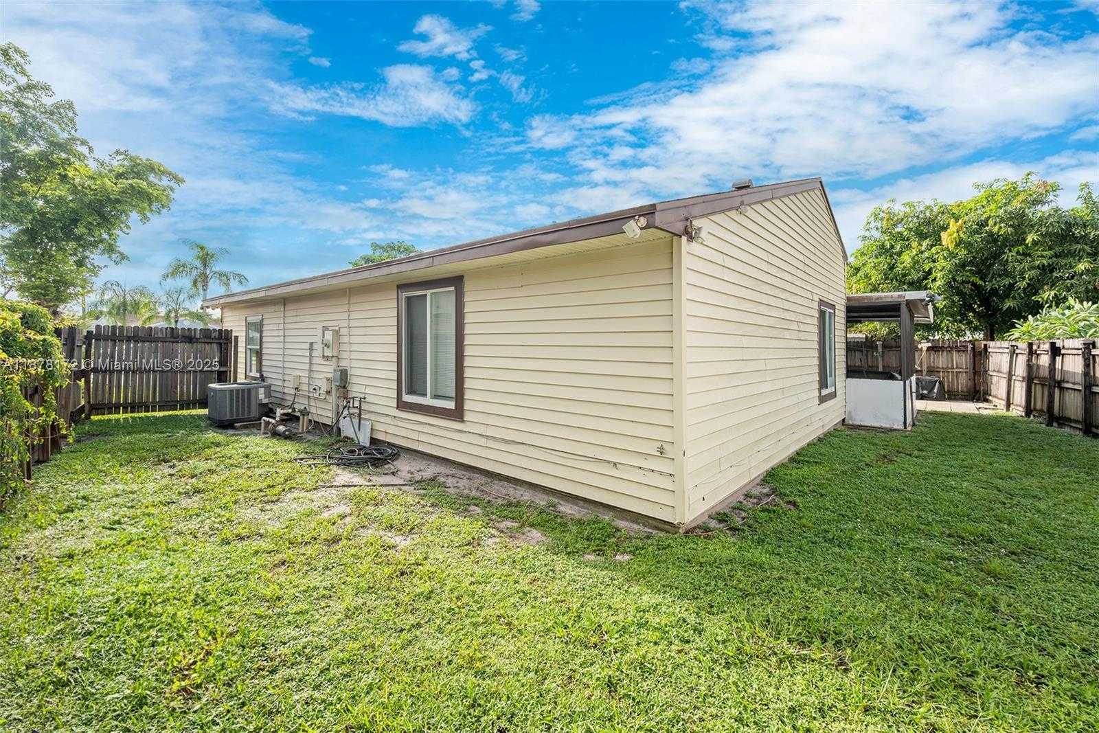 Small Image of 1720 SOUTH WEST 84TH AVE, Miramar Number 25