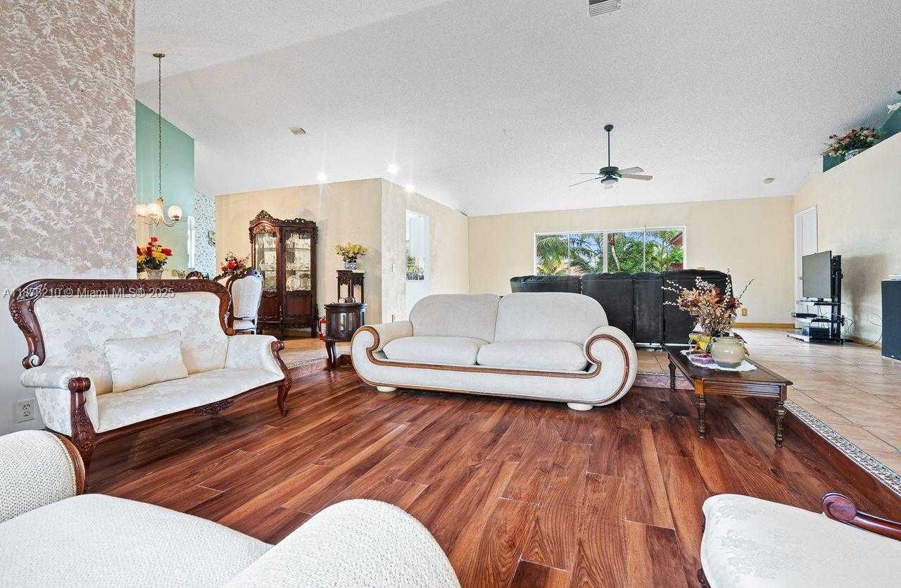 Small Image of 1101 NORTH WEST 162ND AVE, Pembroke Pines Number 10