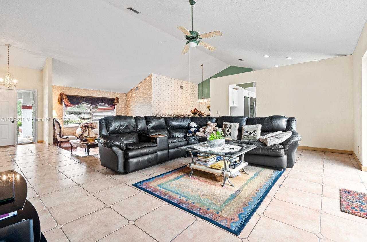 Small Image of 1101 NORTH WEST 162ND AVE, Pembroke Pines Number 15