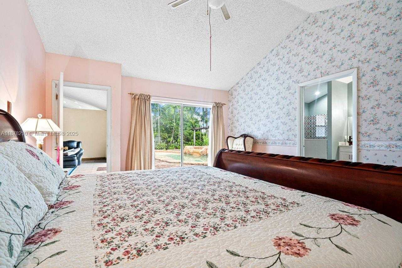Small Image of 1101 NORTH WEST 162ND AVE, Pembroke Pines Number 17