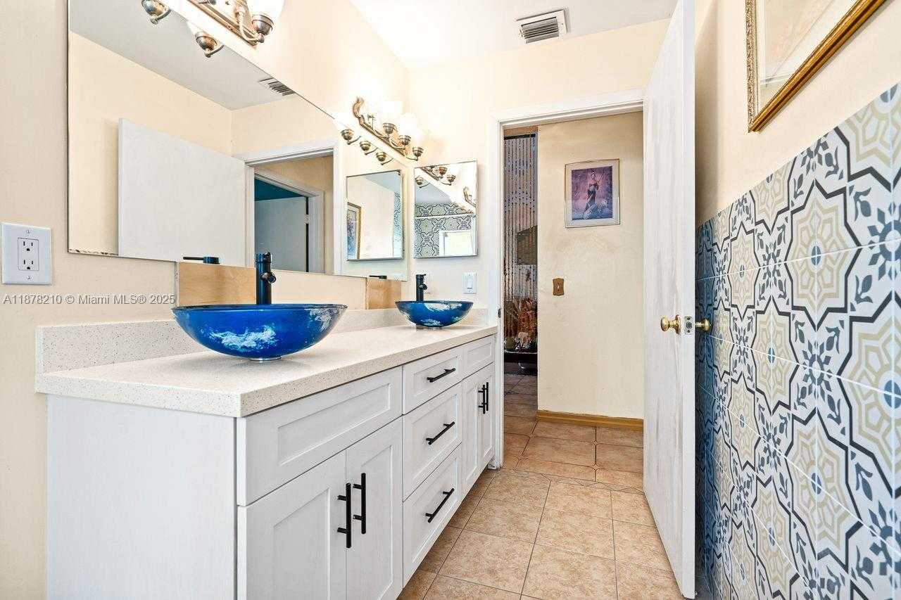 Small Image of 1101 NORTH WEST 162ND AVE, Pembroke Pines Number 19
