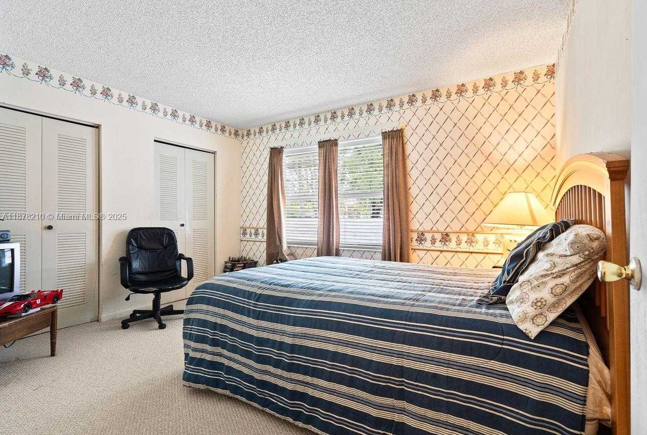 Small Image of 1101 NORTH WEST 162ND AVE, Pembroke Pines Number 21