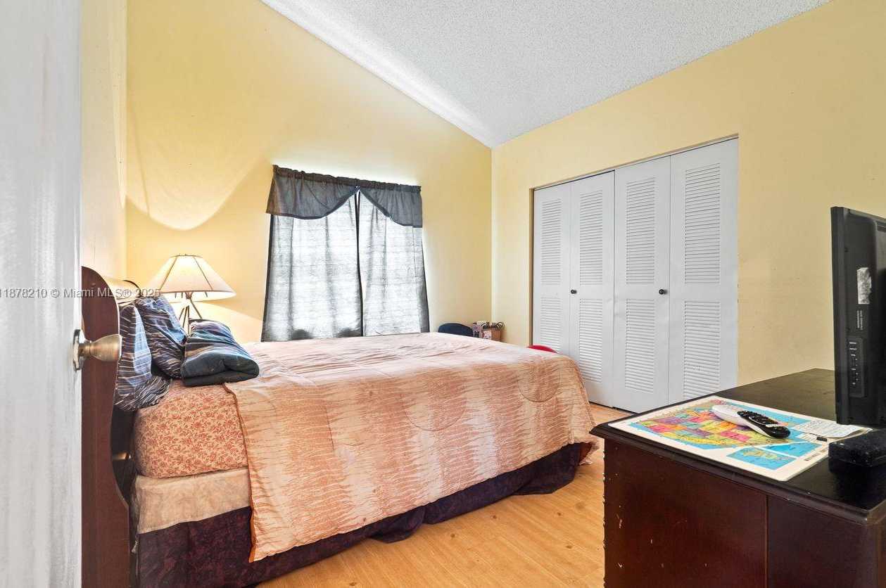 Small Image of 1101 NORTH WEST 162ND AVE, Pembroke Pines Number 22