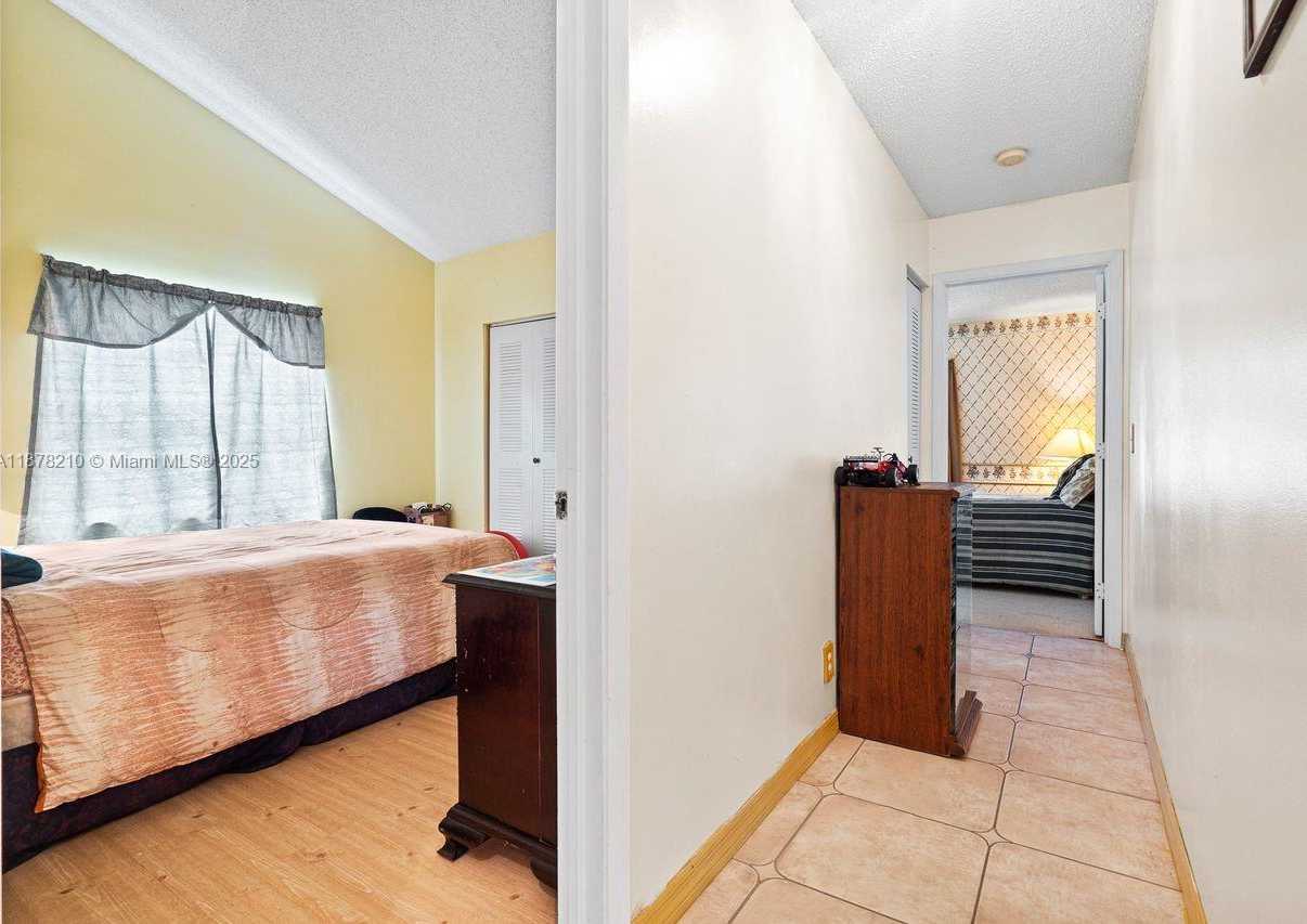 Small Image of 1101 NORTH WEST 162ND AVE, Pembroke Pines Number 29