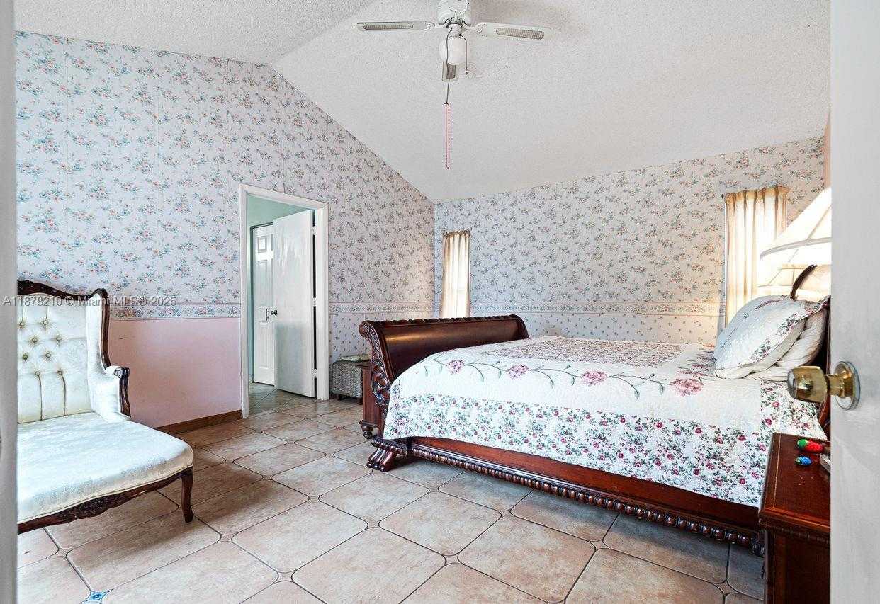 Small Image of 1101 NORTH WEST 162ND AVE, Pembroke Pines Number 32