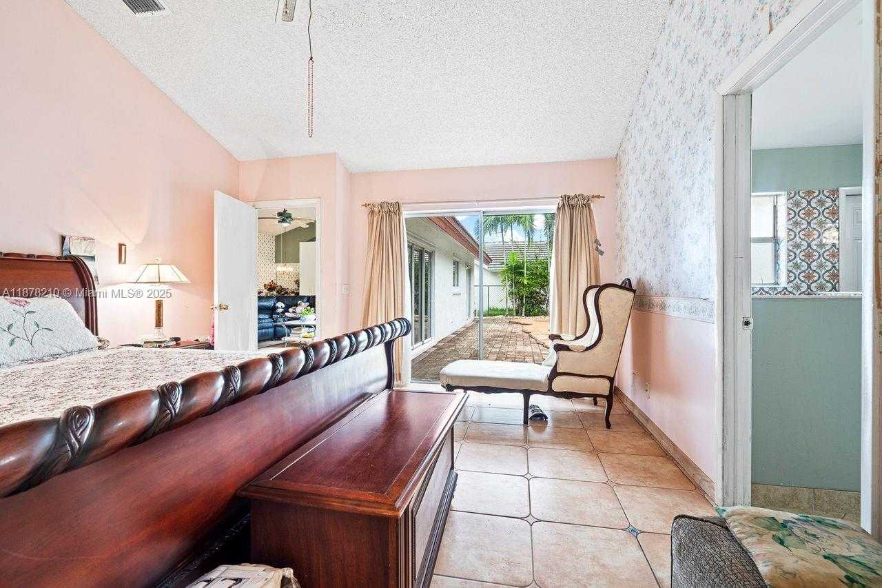 Small Image of 1101 NORTH WEST 162ND AVE, Pembroke Pines Number 34
