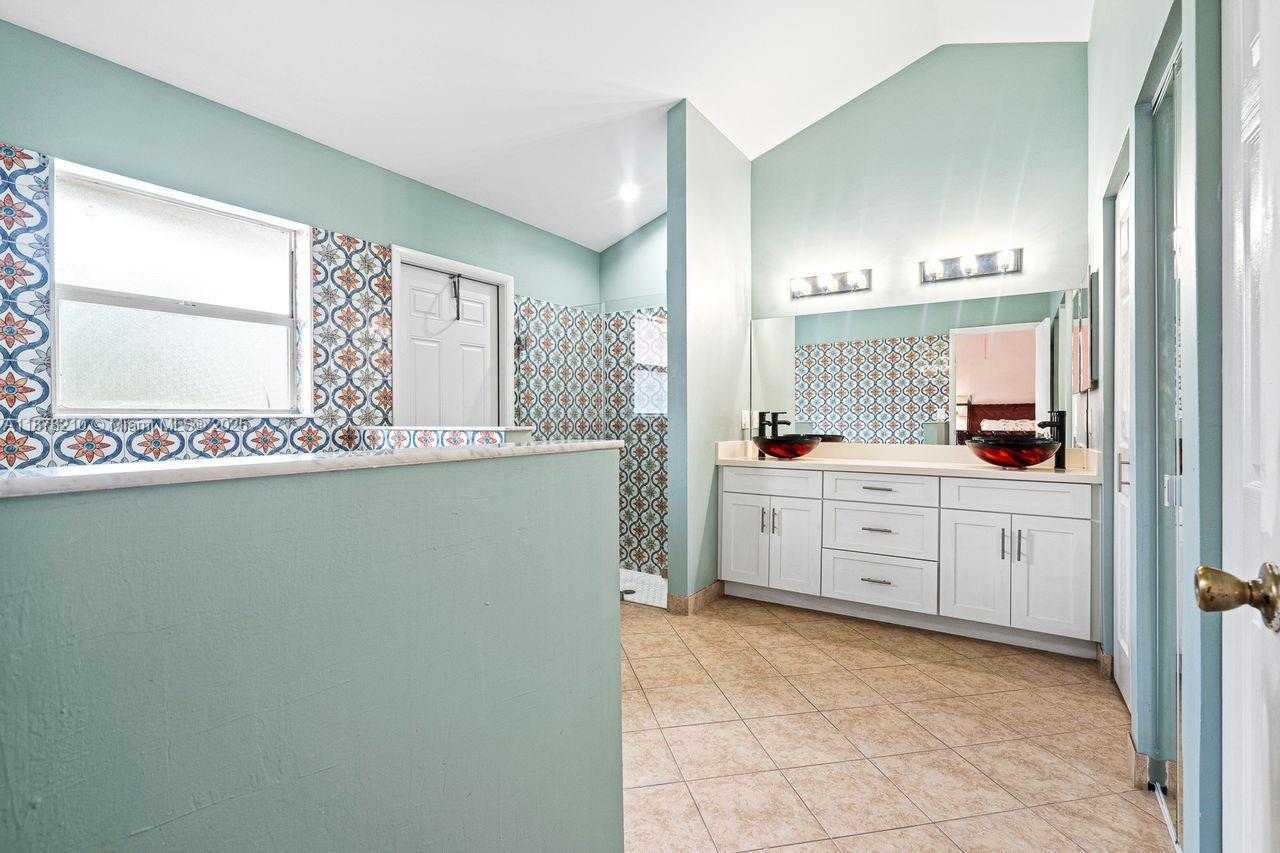 Small Image of 1101 NORTH WEST 162ND AVE, Pembroke Pines Number 35