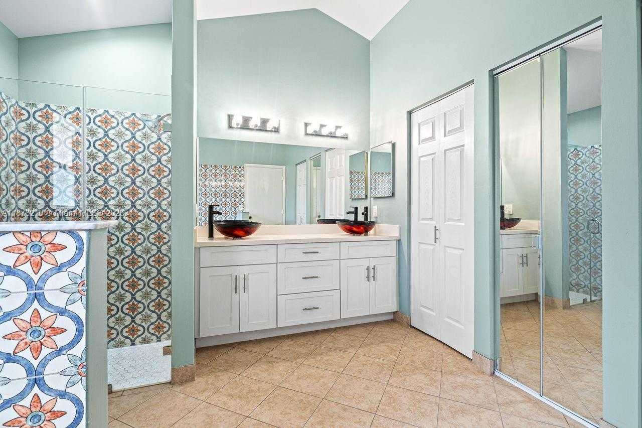 Small Image of 1101 NORTH WEST 162ND AVE, Pembroke Pines Number 37