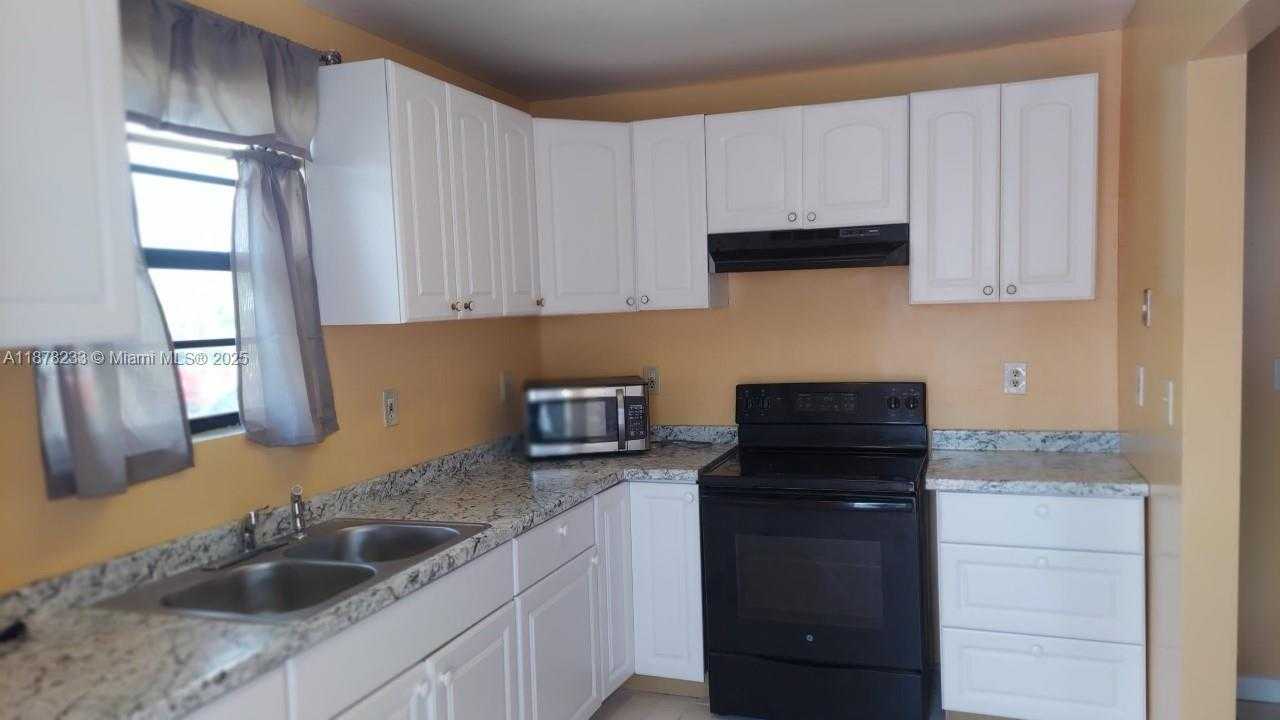 Small Image of 5738 FLETCHER ST, Hollywood Number 21