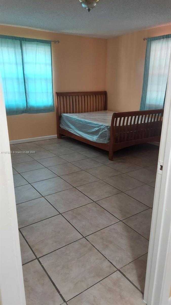 Small Image of 5738 FLETCHER ST, Hollywood Number 25