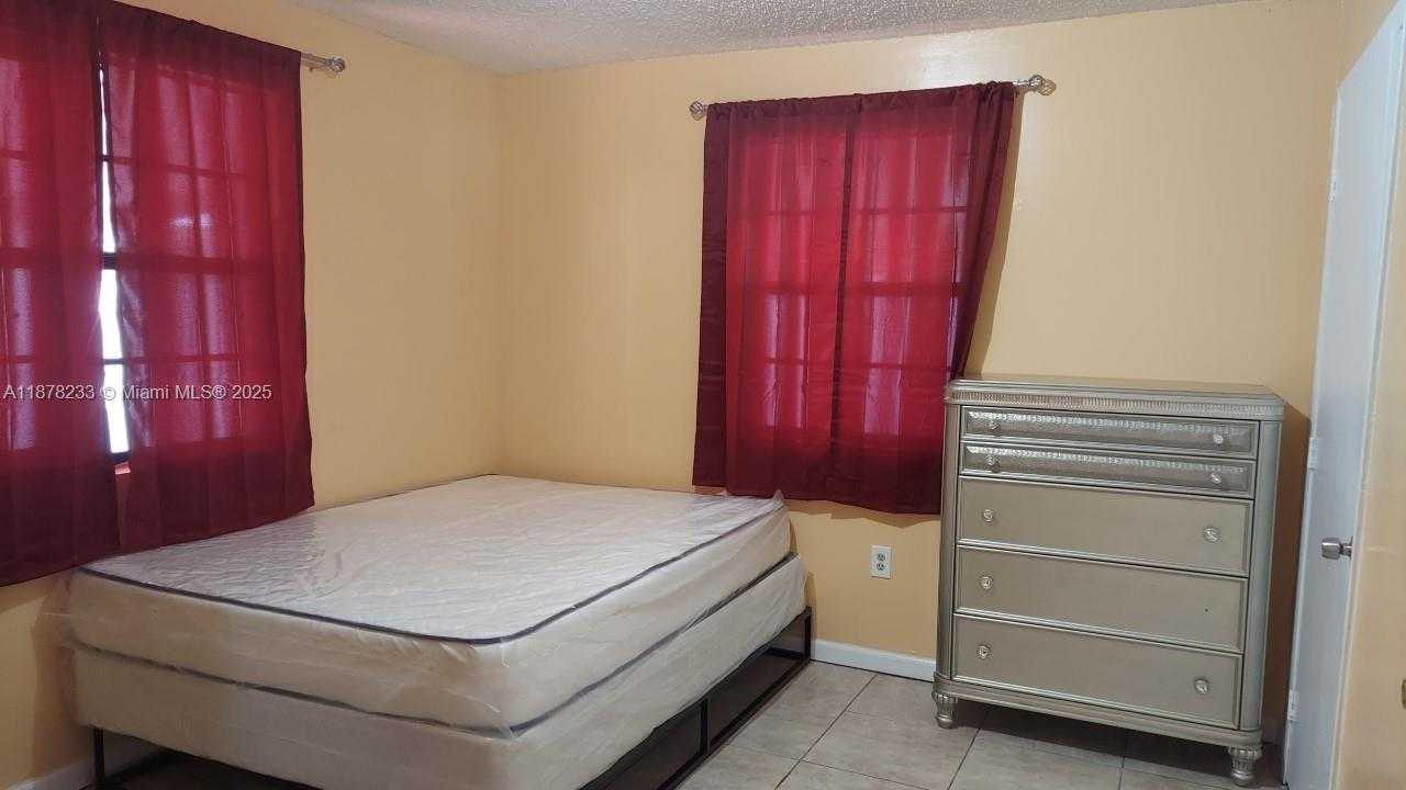Small Image of 5738 FLETCHER ST, Hollywood Number 31