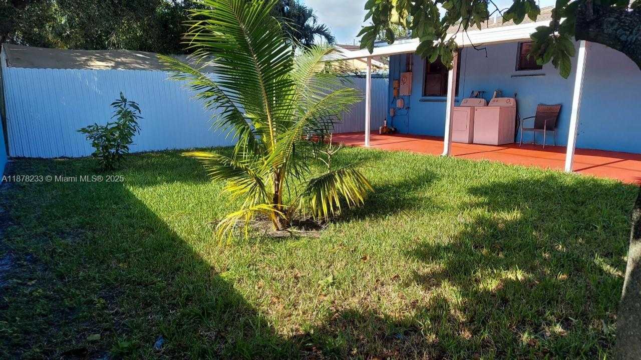 Small Image of 5738 FLETCHER ST, Hollywood Number 5