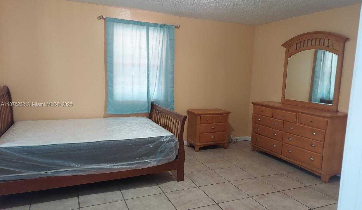 Small Image of 5738 FLETCHER ST, Hollywood Number 6