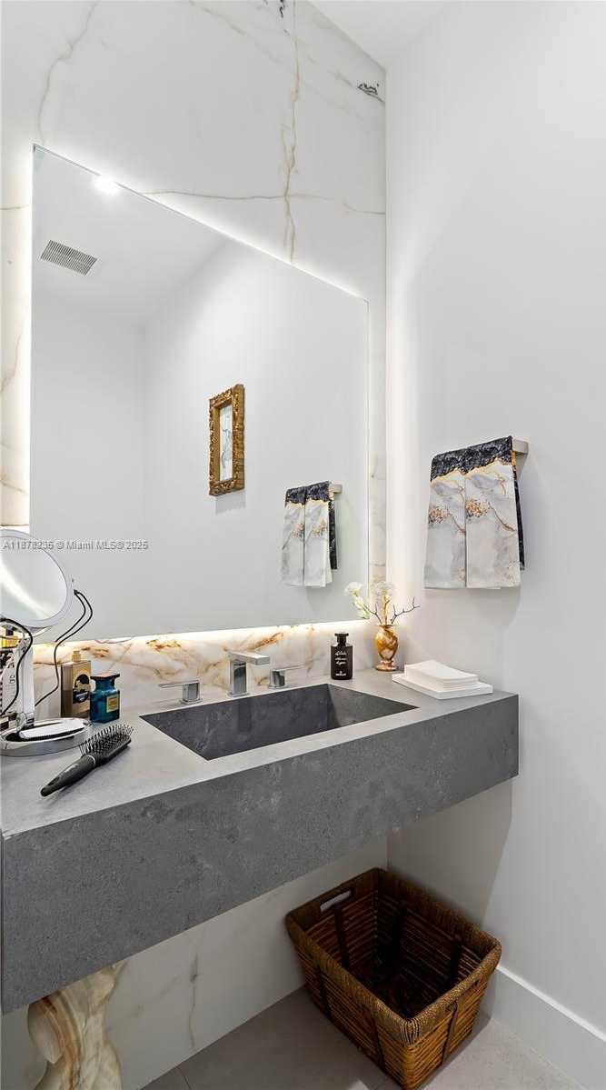 Small Image of 311 189TH ST, Sunny Isles Beach Number 15