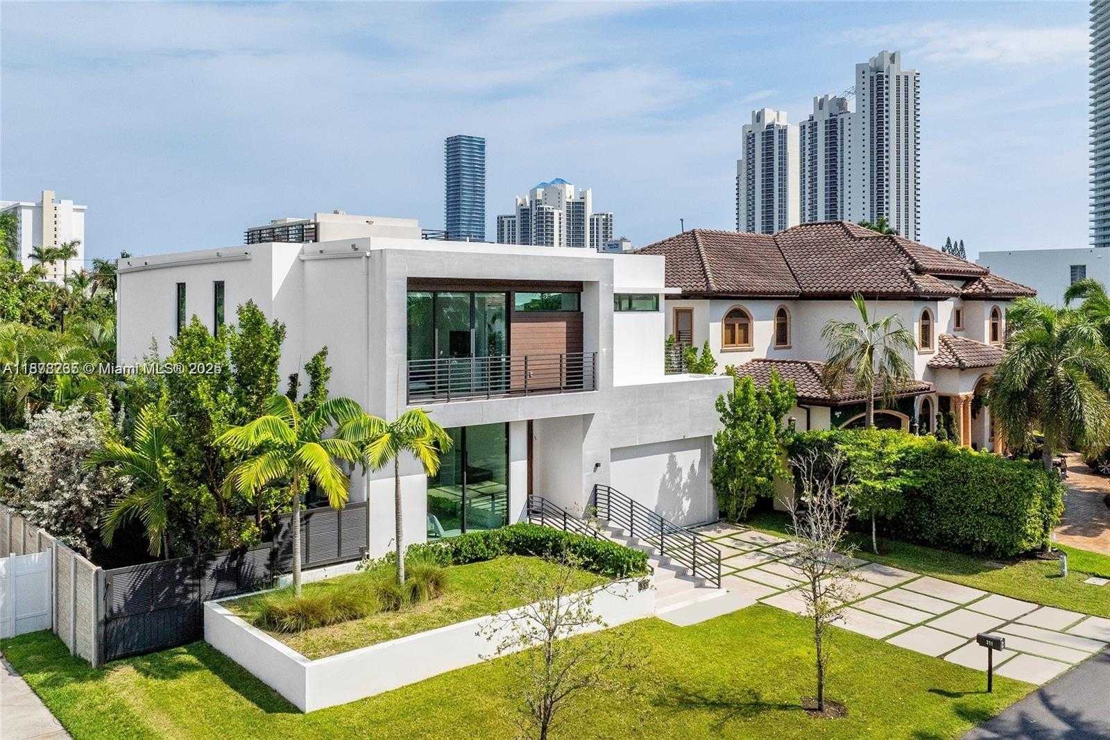Small Image of 311 189TH ST, Sunny Isles Beach Number 2