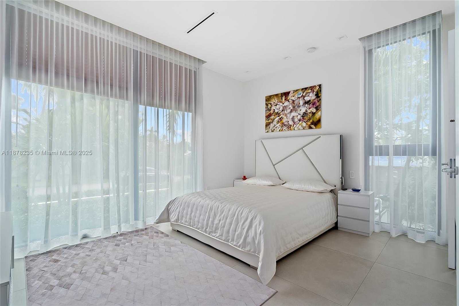 Small Image of 311 189TH ST, Sunny Isles Beach Number 21