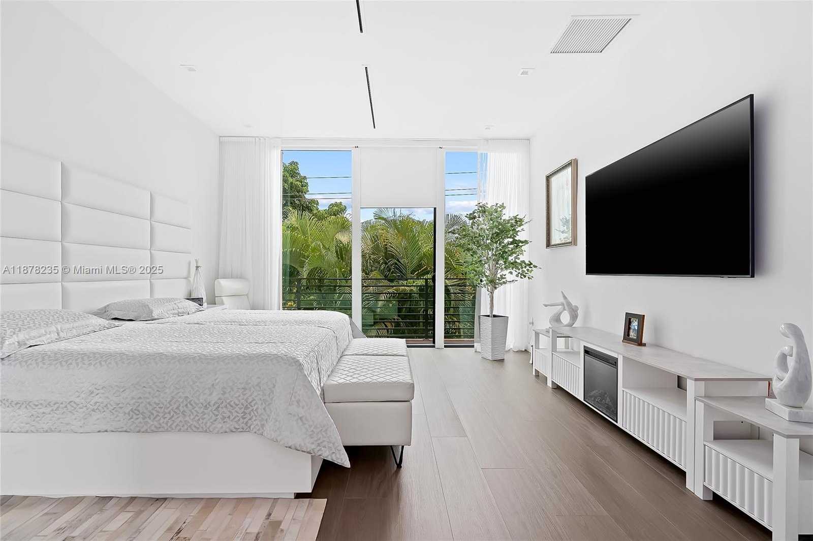 Small Image of 311 189TH ST, Sunny Isles Beach Number 32
