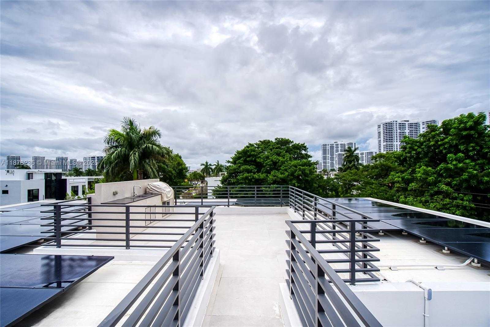 Small Image of 311 189TH ST, Sunny Isles Beach Number 42