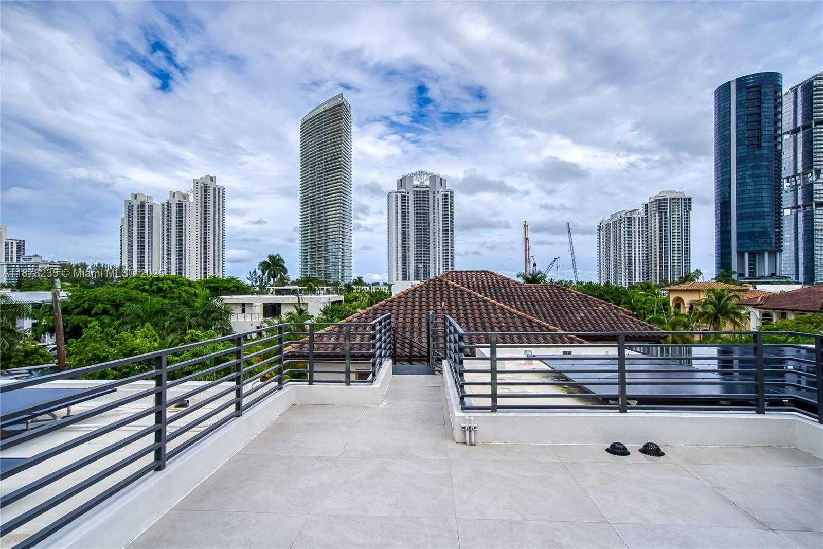 Small Image of 311 189TH ST, Sunny Isles Beach Number 45