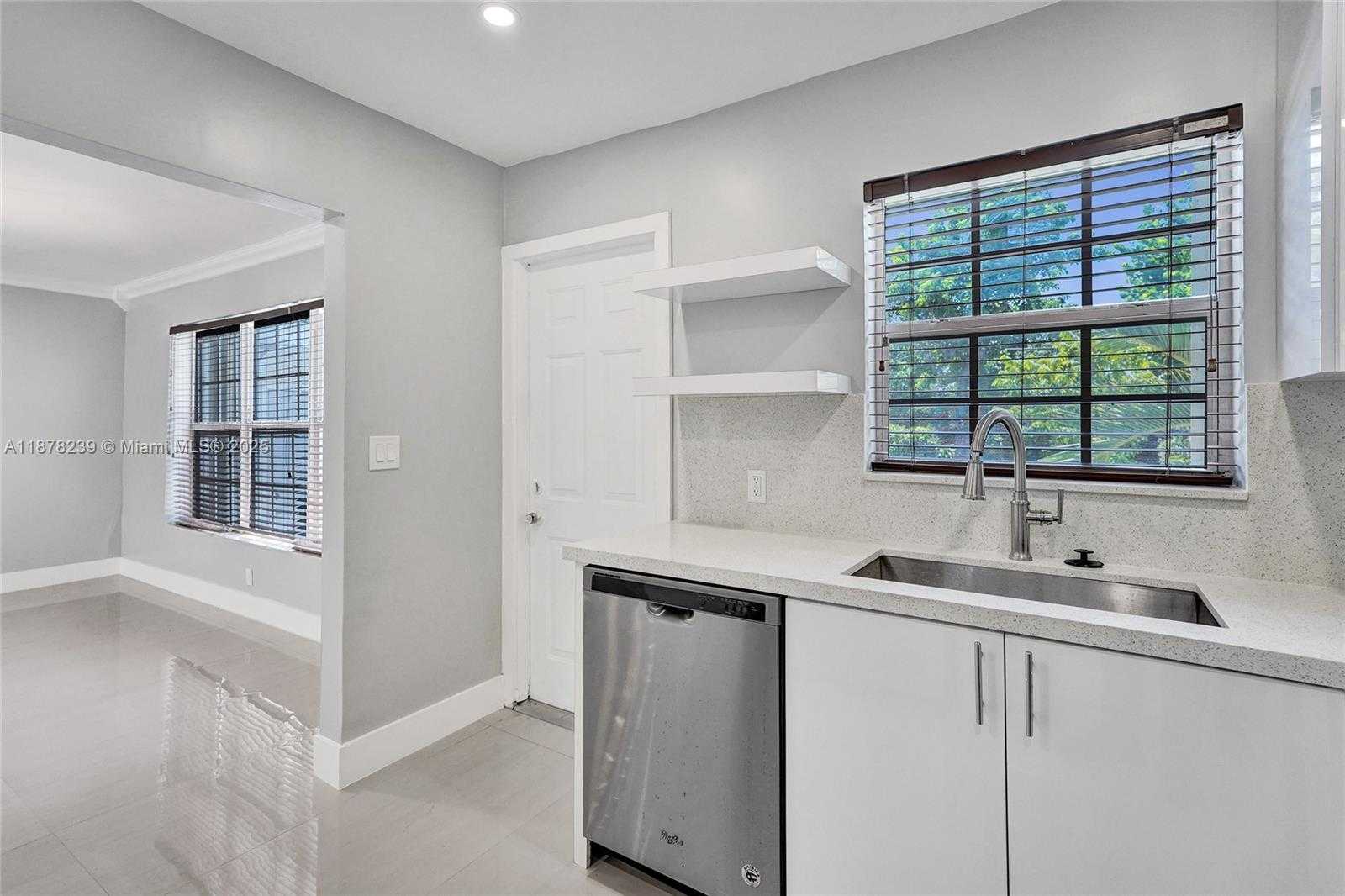 Small Image of 2238 RODMAN ST, Hollywood Number 11