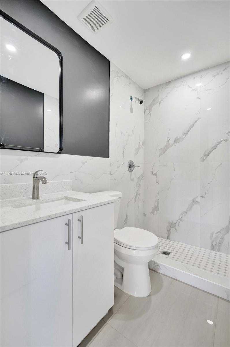Small Image of 2238 RODMAN ST, Hollywood Number 16