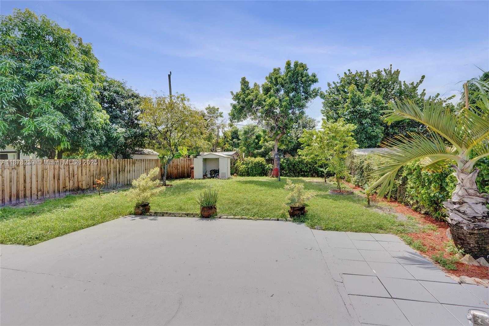 Small Image of 2238 RODMAN ST, Hollywood Number 24