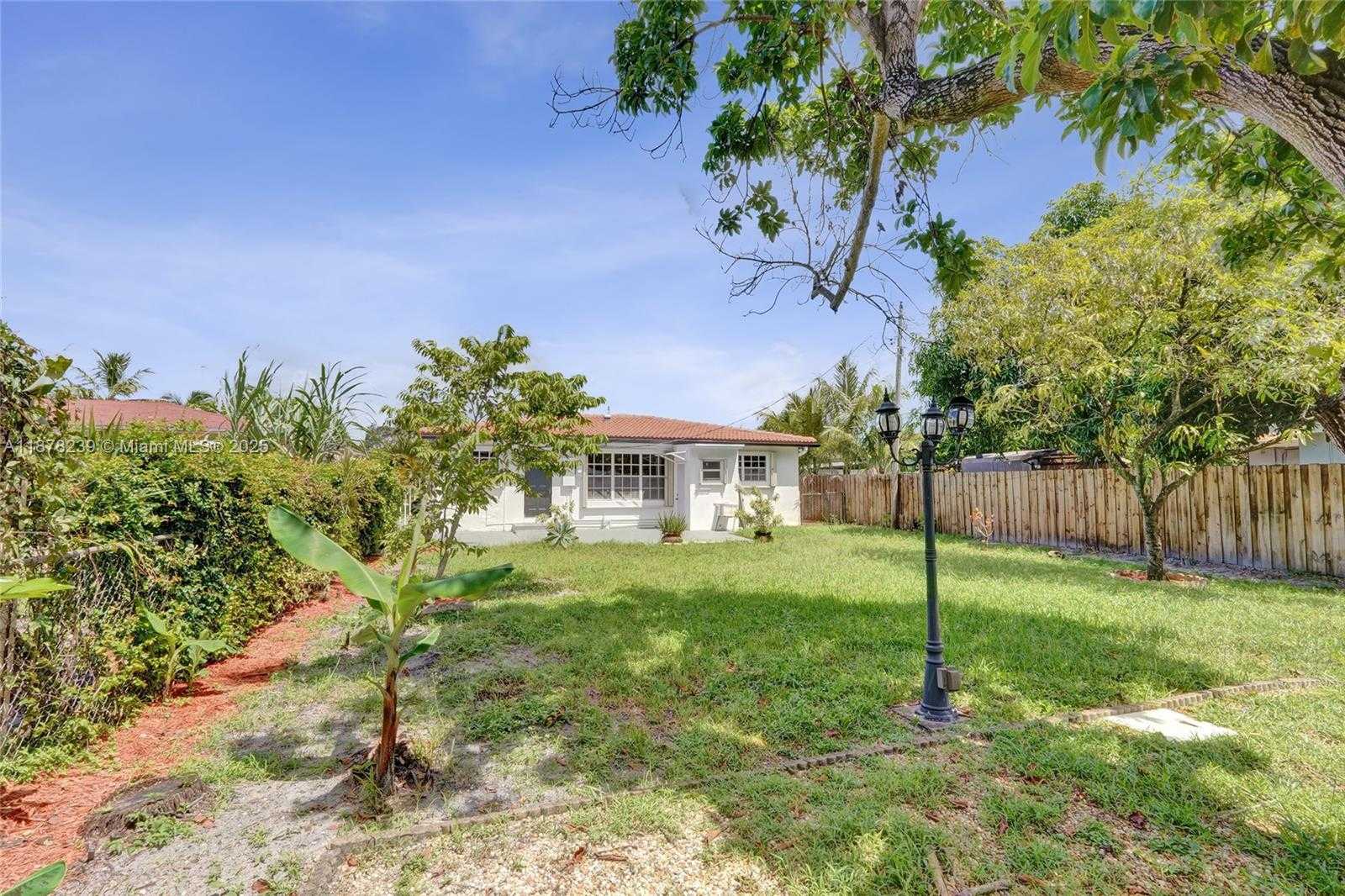 Small Image of 2238 RODMAN ST, Hollywood Number 26
