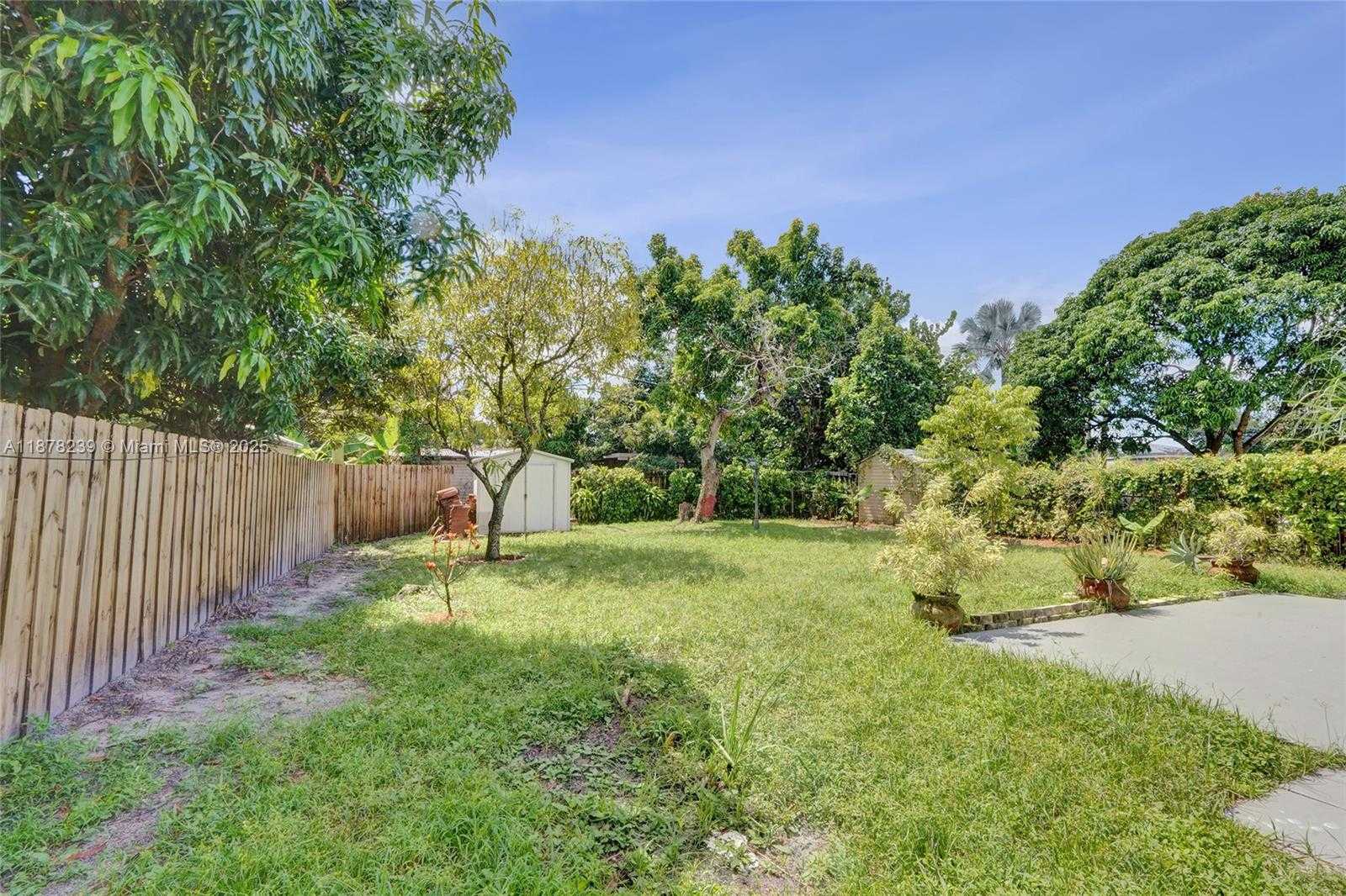 Small Image of 2238 RODMAN ST, Hollywood Number 28