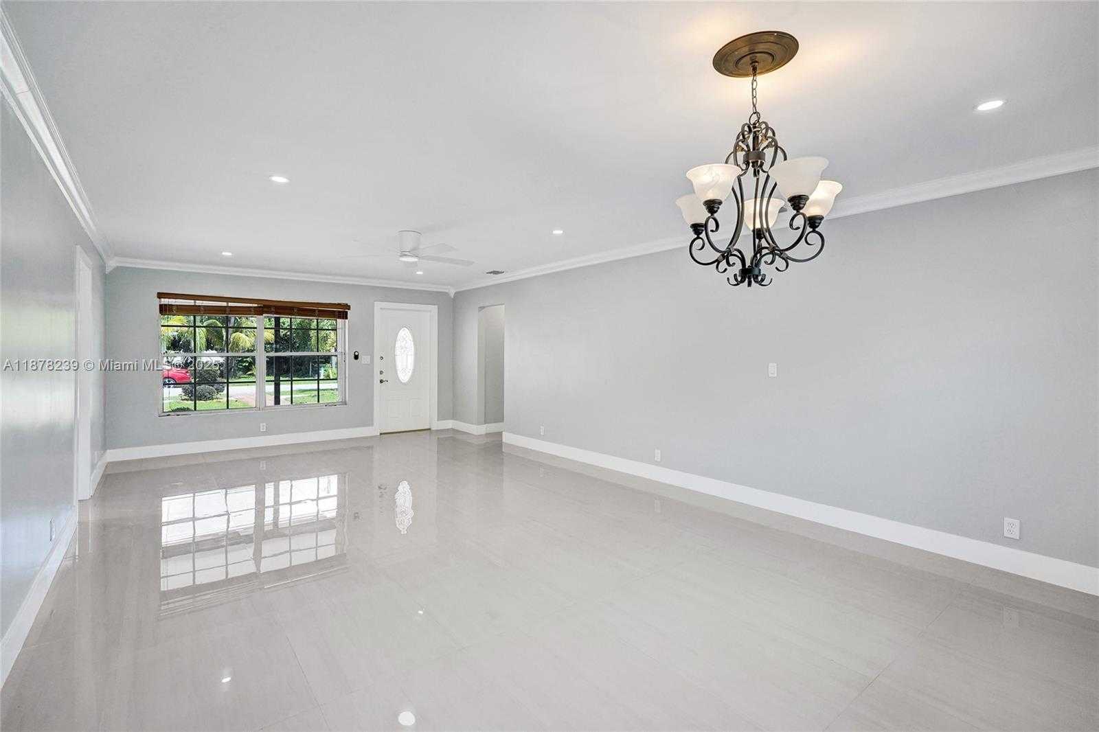 Small Image of 2238 RODMAN ST, Hollywood Number 6