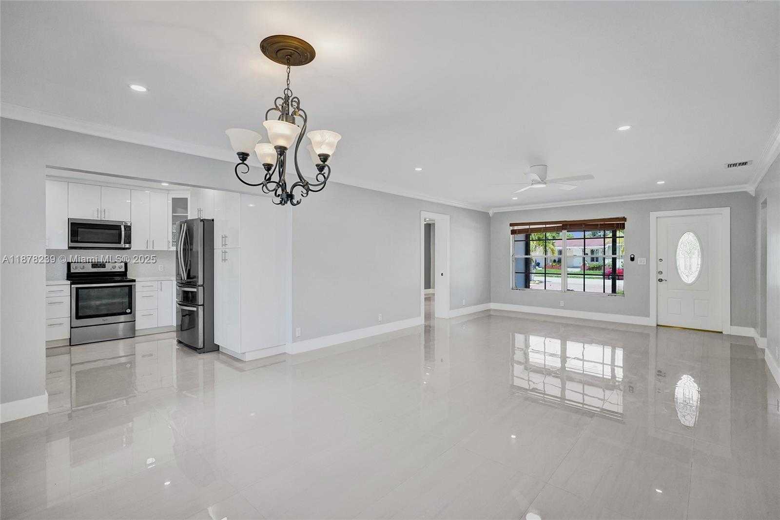 Small Image of 2238 RODMAN ST, Hollywood Number 7