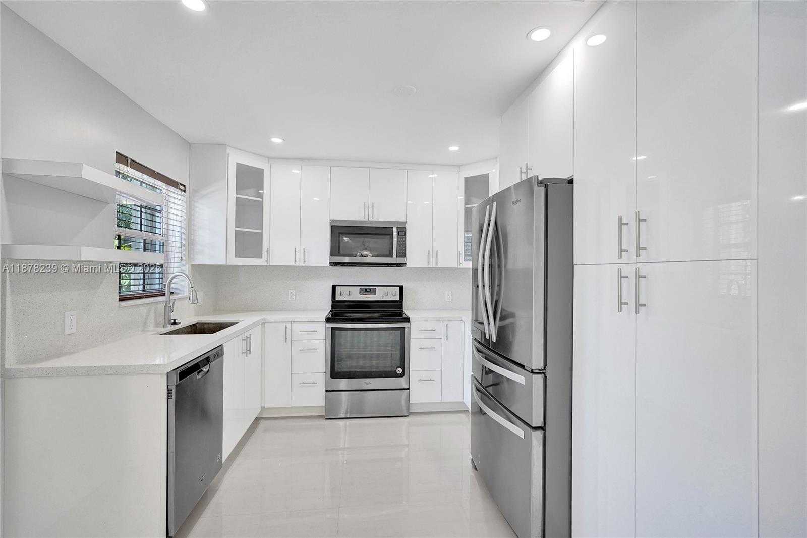 Small Image of 2238 RODMAN ST, Hollywood Number 8