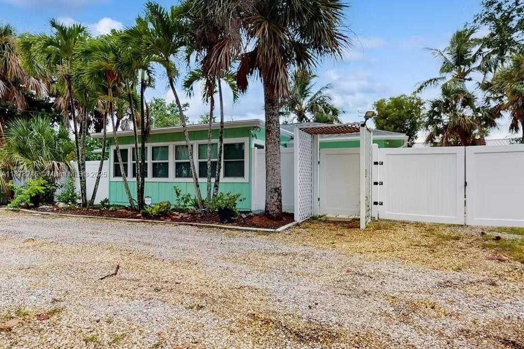 Small Image of 1942 ROSEATE LANE, Other City - In The State Of Florida Number 2