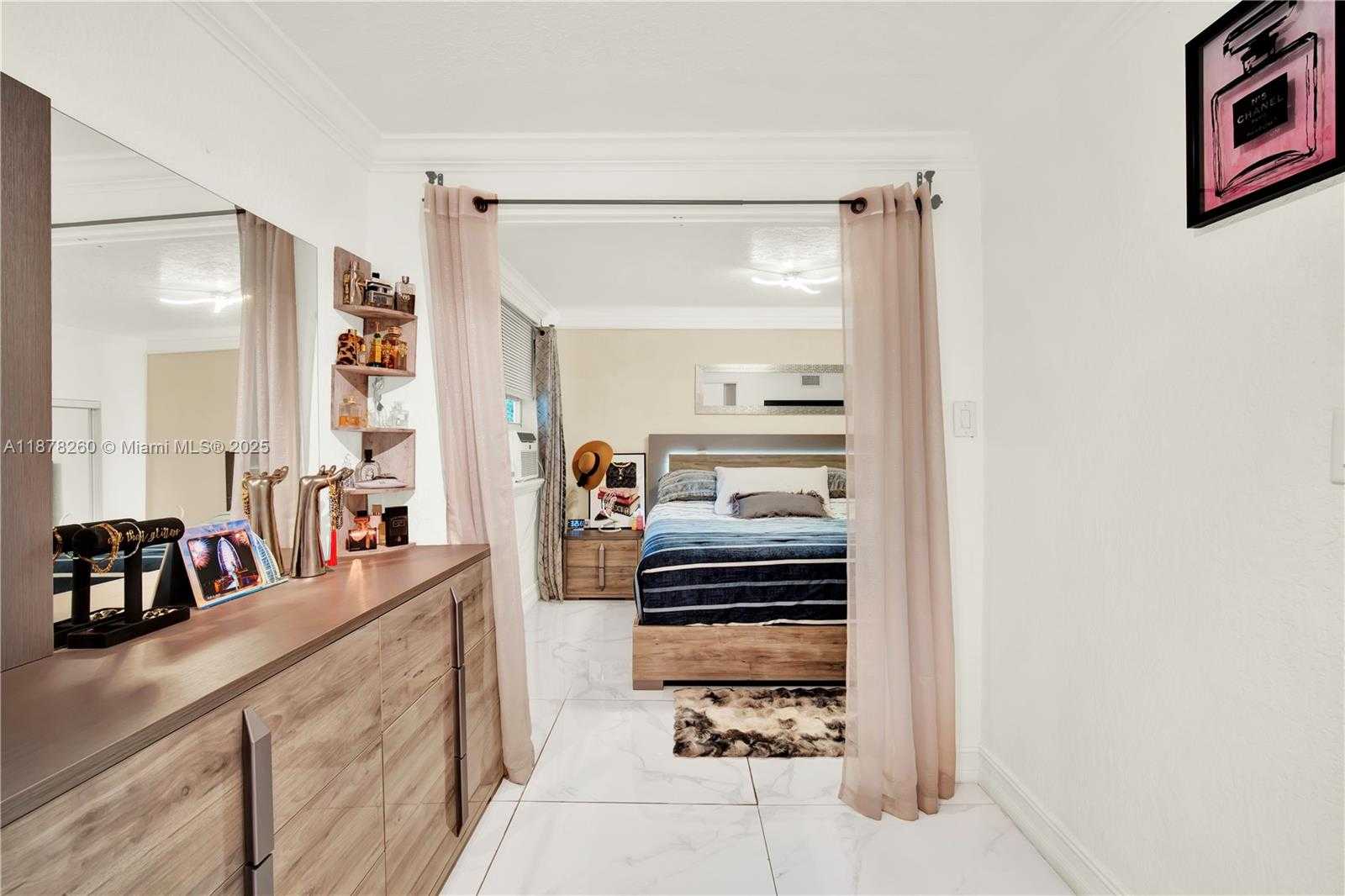 Small Image of 6400 SOUTH WEST 62ND CT, South Miami Number 12