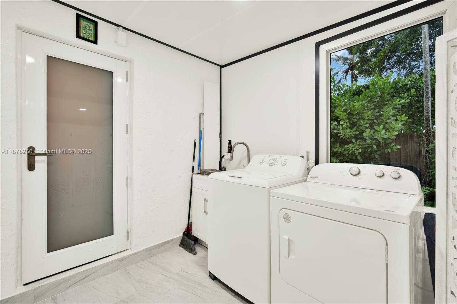 Small Image of 6400 SOUTH WEST 62ND CT, South Miami Number 18