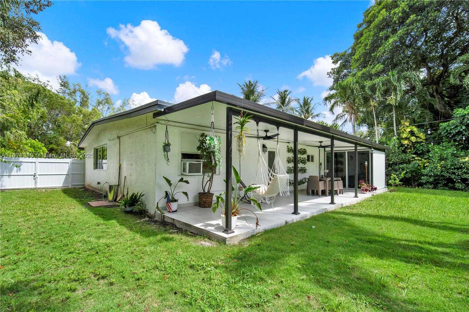 Small Image of 6400 SOUTH WEST 62ND CT, South Miami Number 19