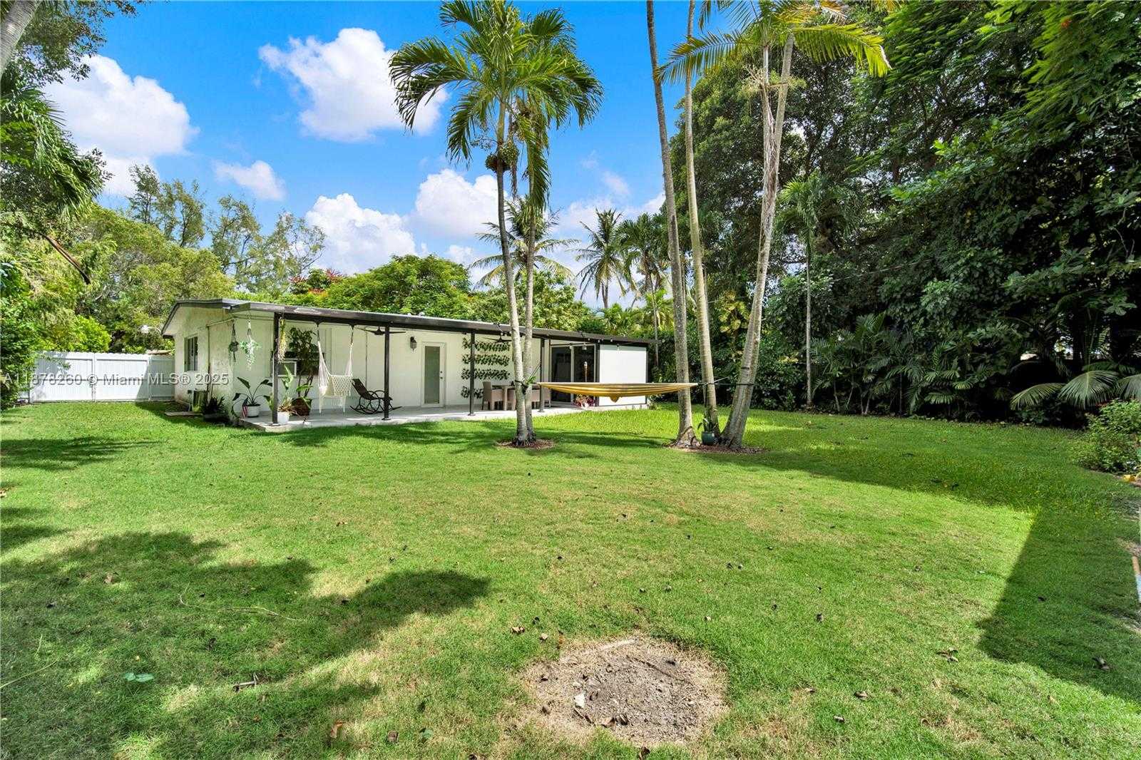 Small Image of 6400 SOUTH WEST 62ND CT, South Miami Number 22